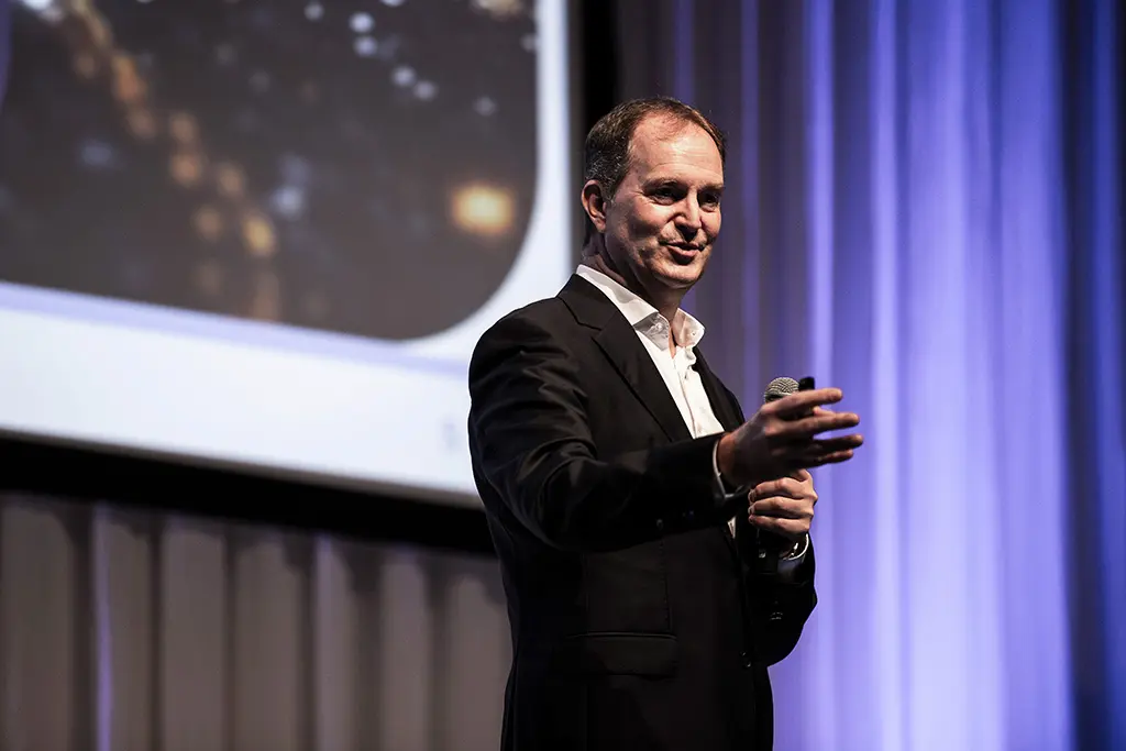 6G-IA Colin Willcock氏